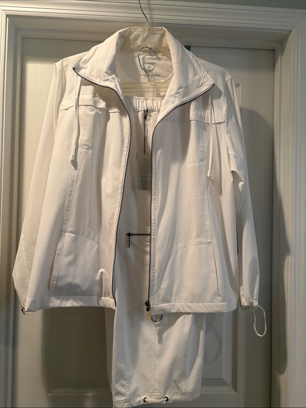 Chico’s Zenergy Neema White Women's Jacket & Crop Pants Set